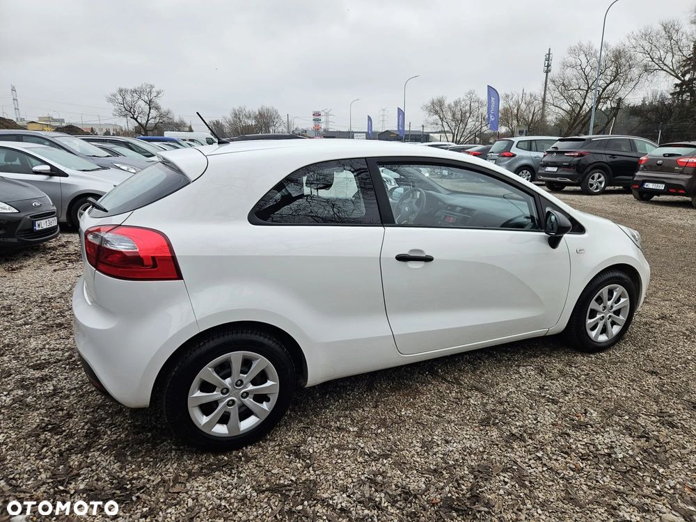 Kia Rio 1.2 Business Line - 14