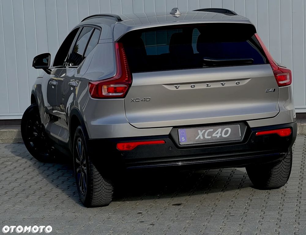 Volvo XC 40 B4 AWD Plus Dark - 12