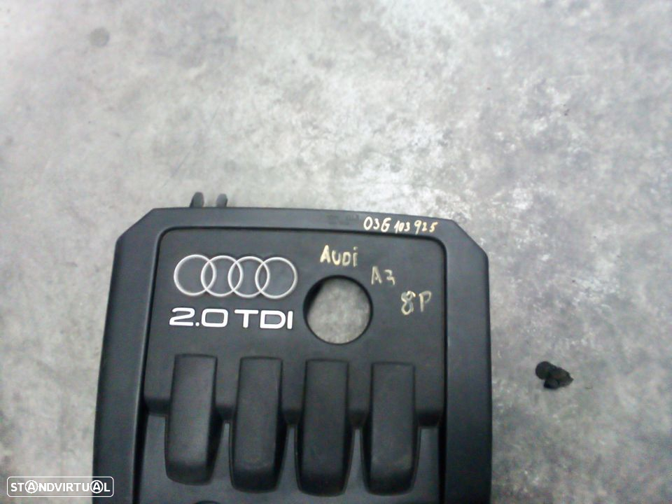 Tampa de motor Audi A3 8P Ref: 03G103925 - 2