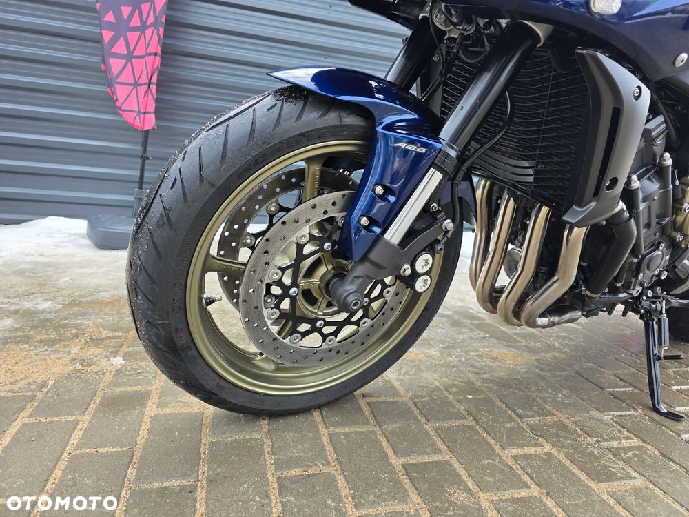 Yamaha FZ - 12