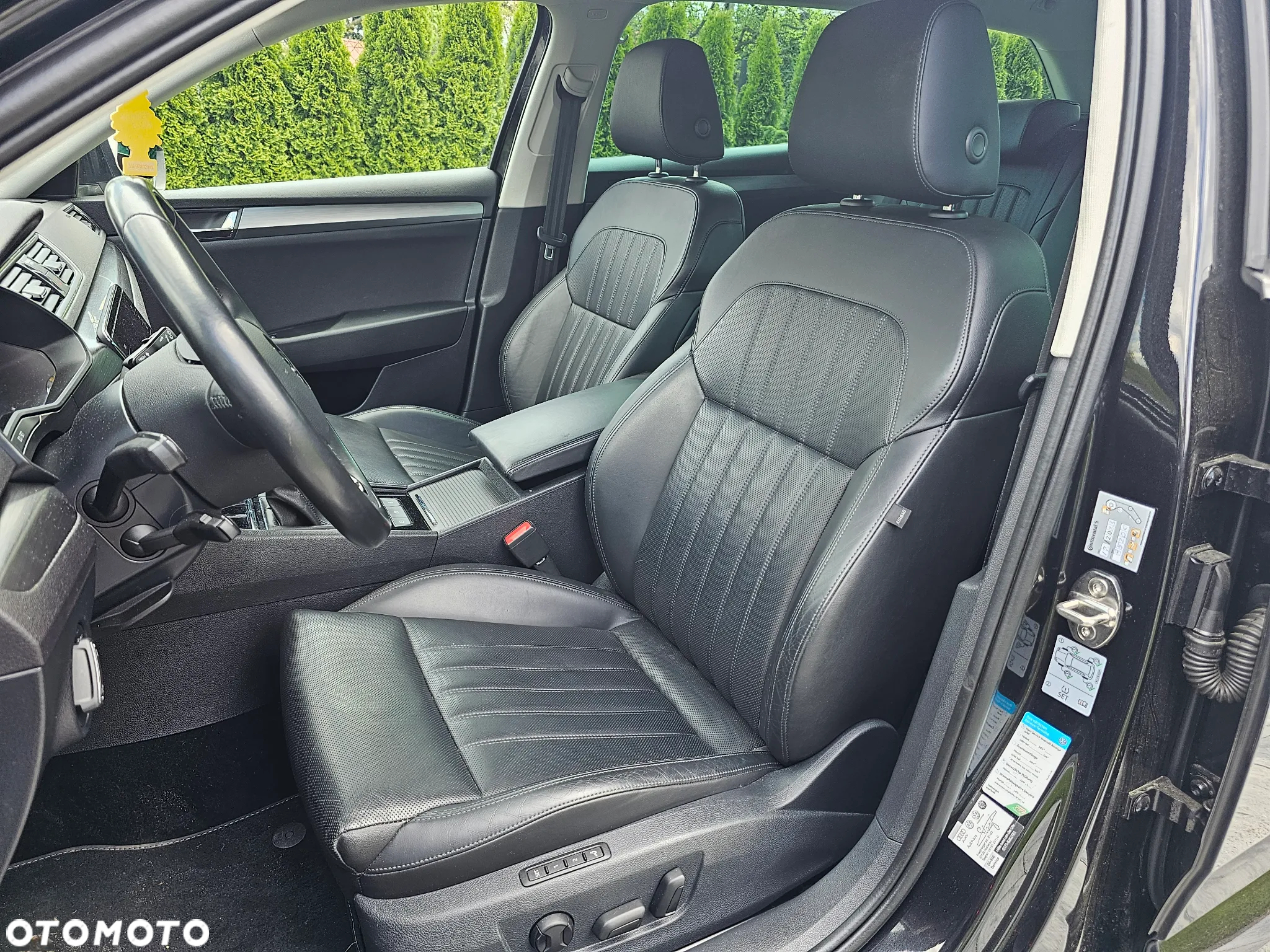 Skoda Superb 2.0 TDI Premium Edition - 8