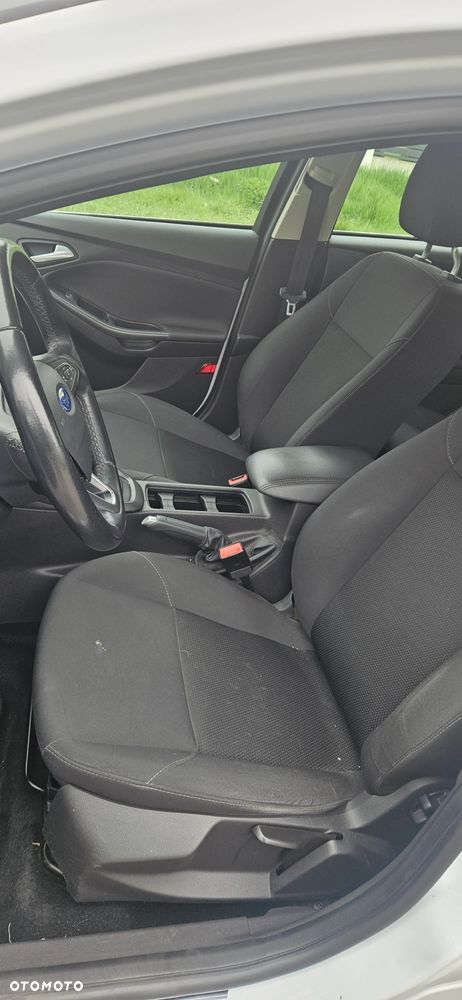Ford Focus 1.5 TDCi DPF Start-Stopp-System Ambiente - 12