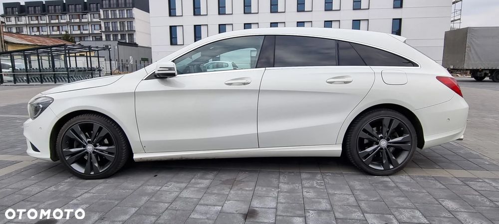 Mercedes-Benz CLA 200 7G-DCT AMG Line - 4