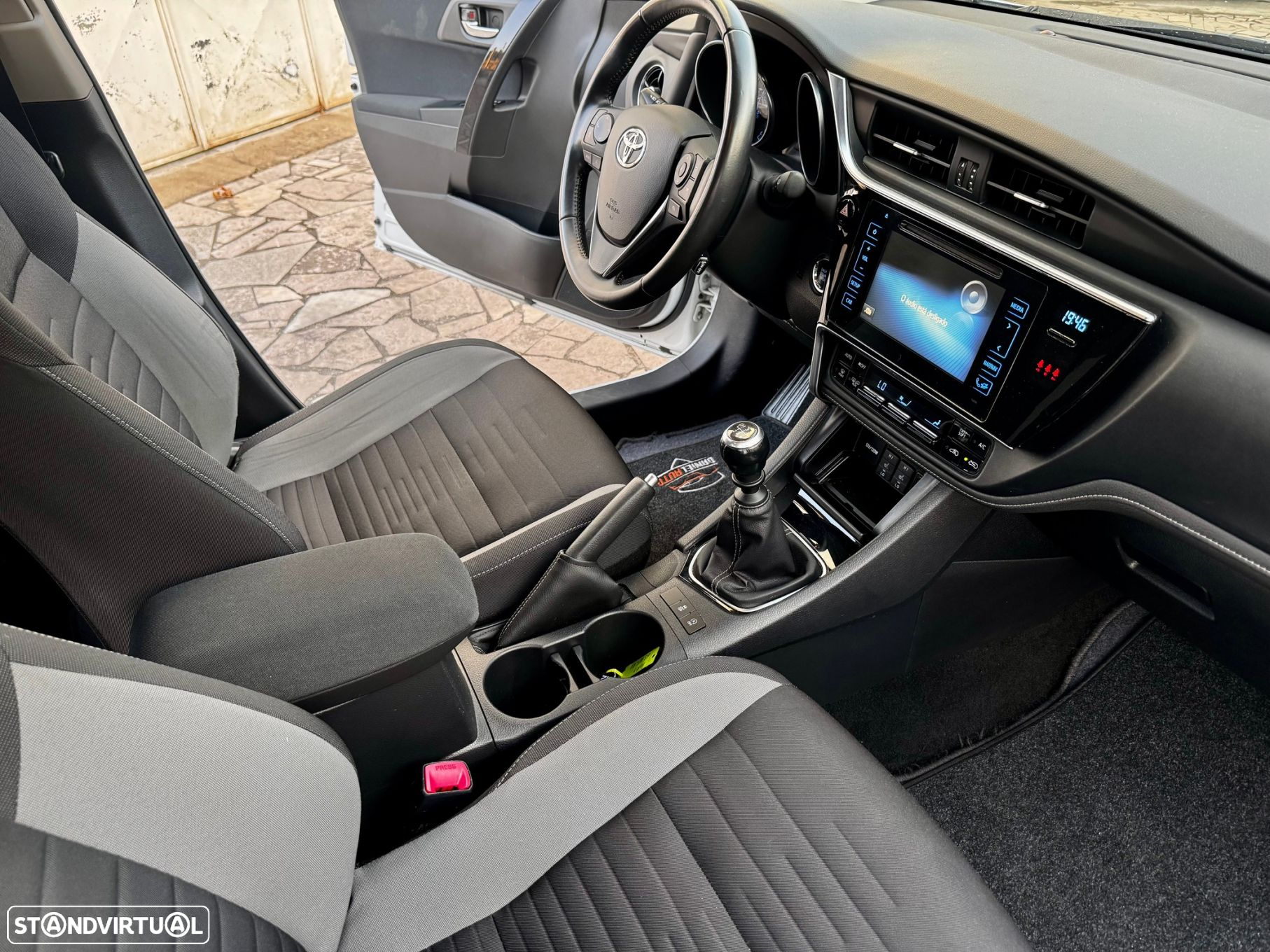 Toyota Auris 1.2T Exclusive - 10