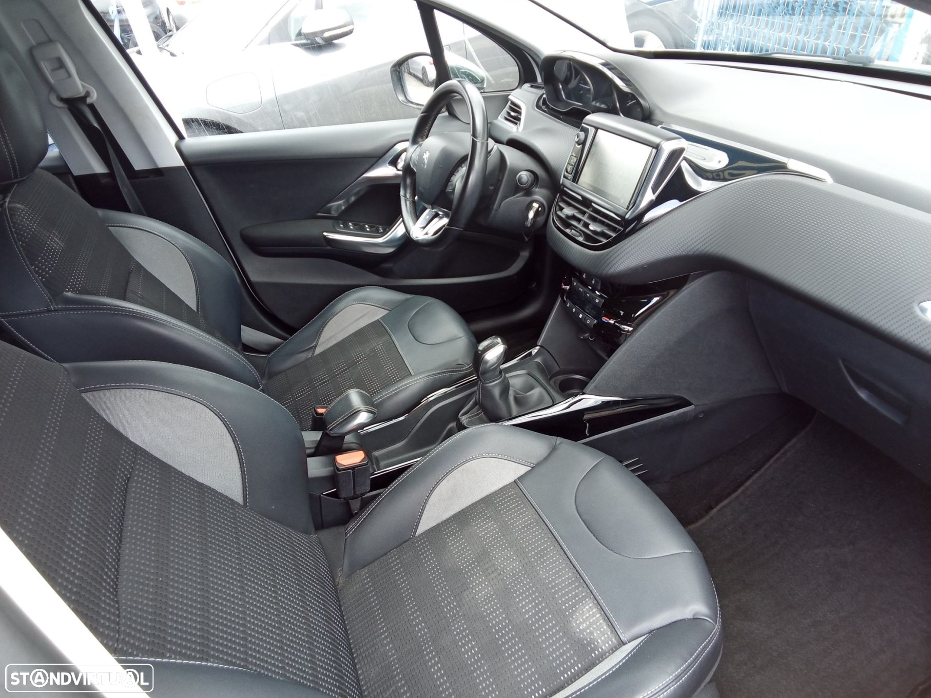 Peugeot 2008 1.2 VTi Active - 24