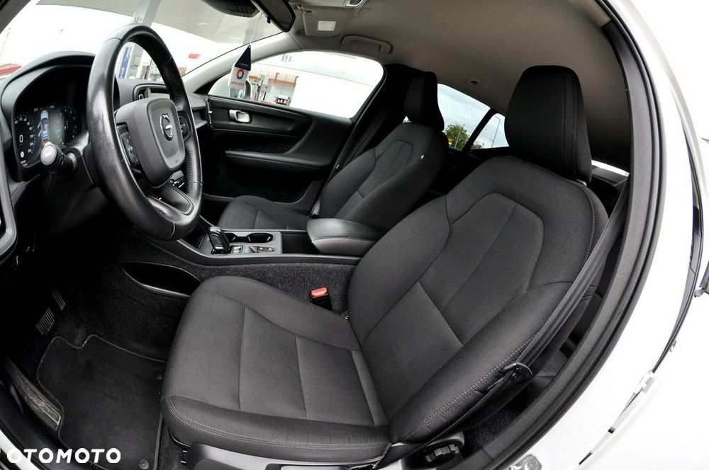 Volvo XC 40 T3 Geartronic Momentum - 16