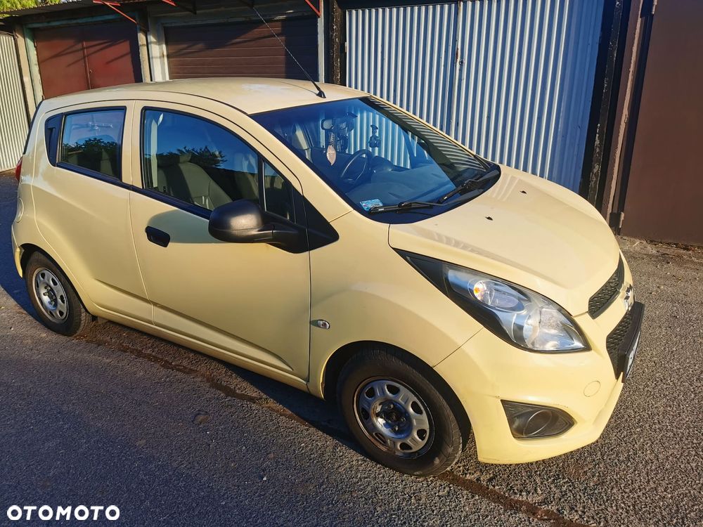 Chevrolet Spark 1.0 Base - 4