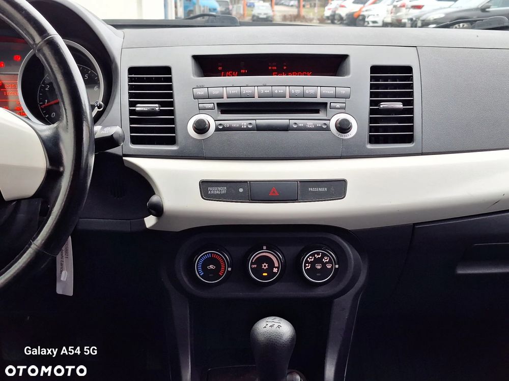 Mitsubishi Lancer 1.5 - 24