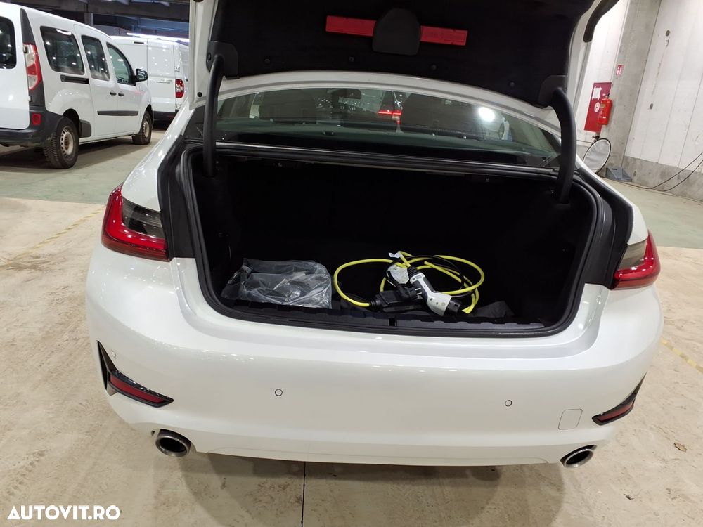 BMW Seria 3 - 8