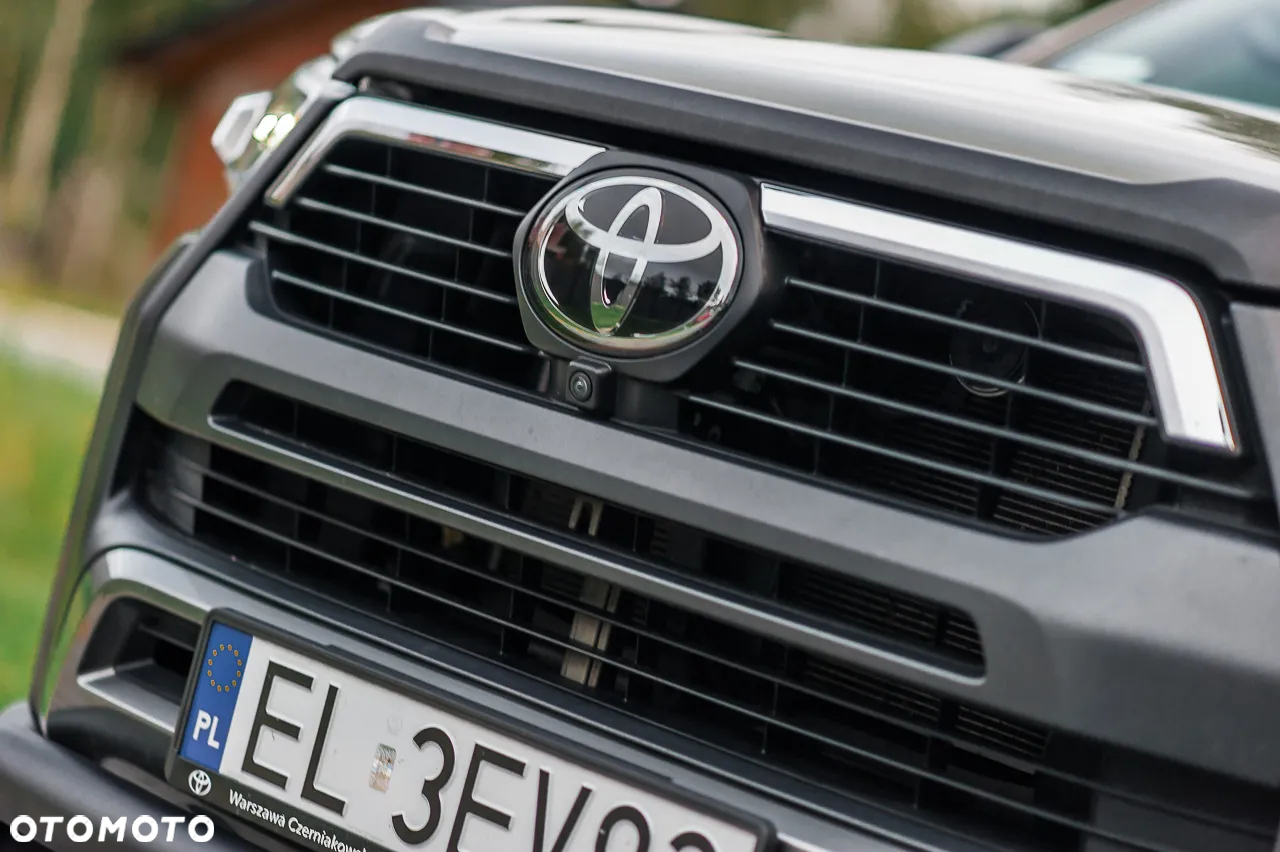 Toyota Hilux 2.8 D-4D Double Cab Invincible Sport 4x4 - 9