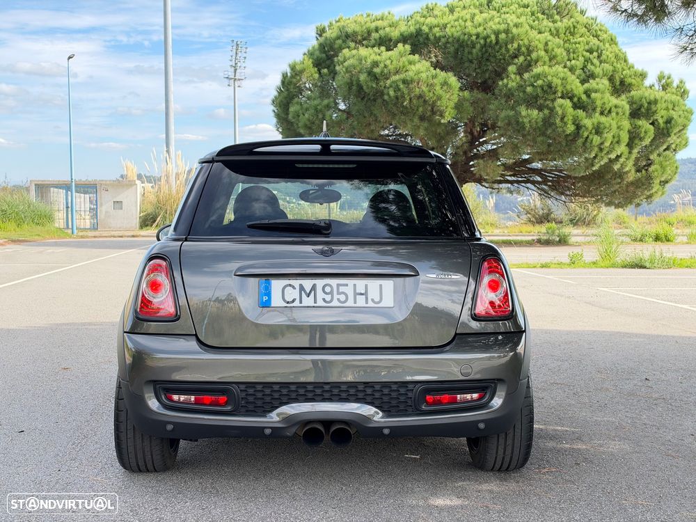 MINI 3 Portas John Cooper Works - 13