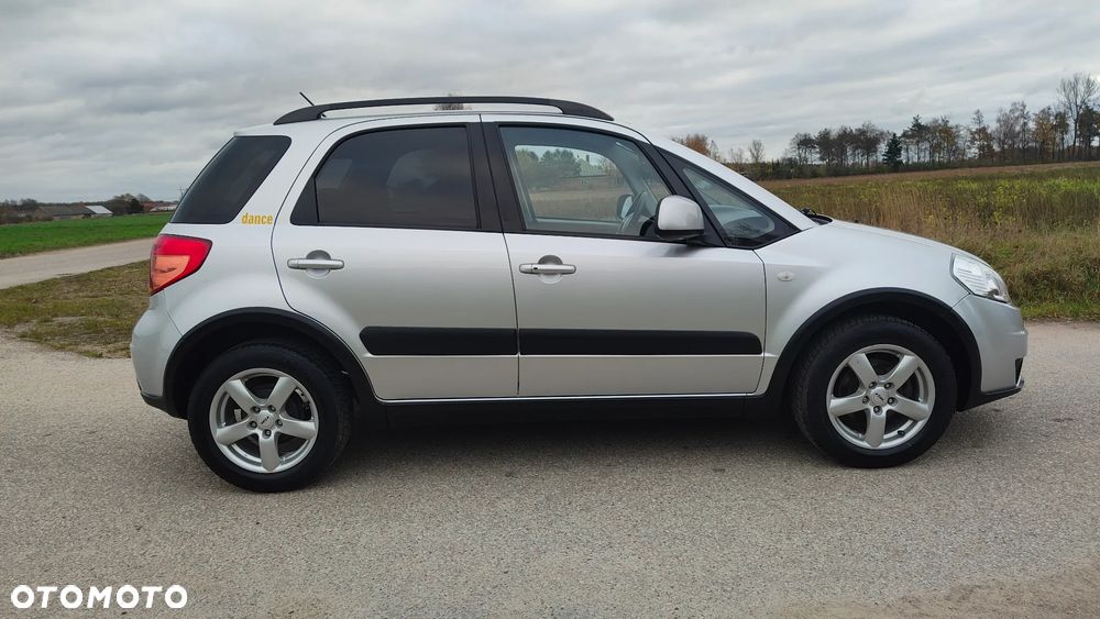 Suzuki SX4 1.6 GS / Premium - 11