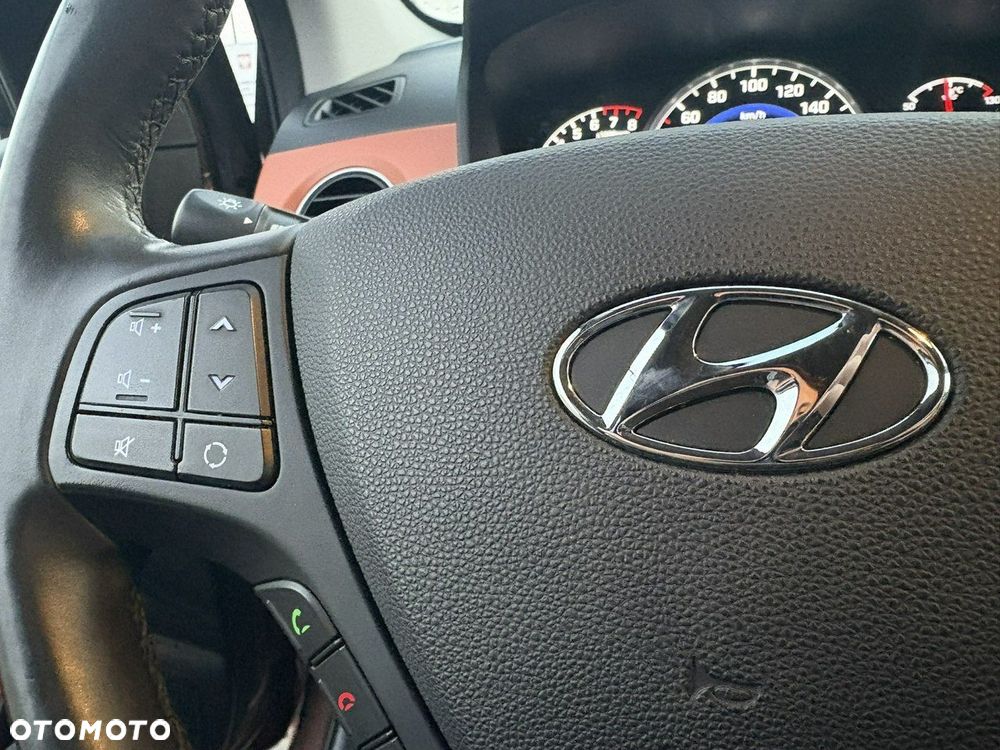 Hyundai i10 1.0 Fifa World Cup Edition - 23