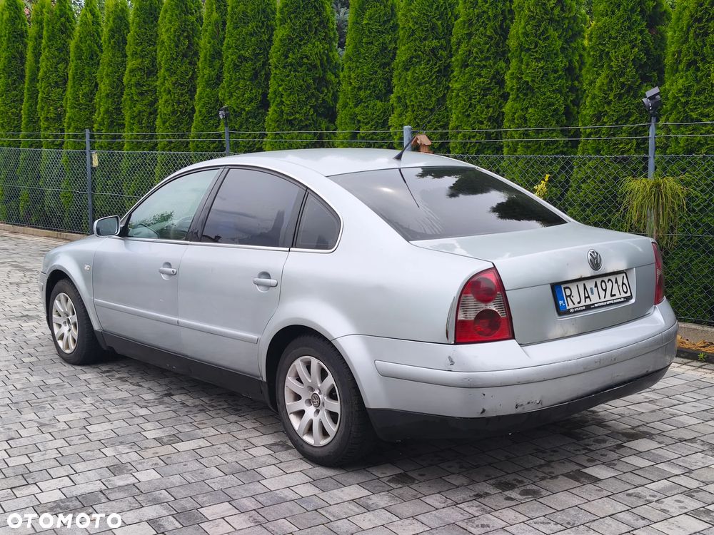 Volkswagen Passat 1.9 TDI Highline - 4