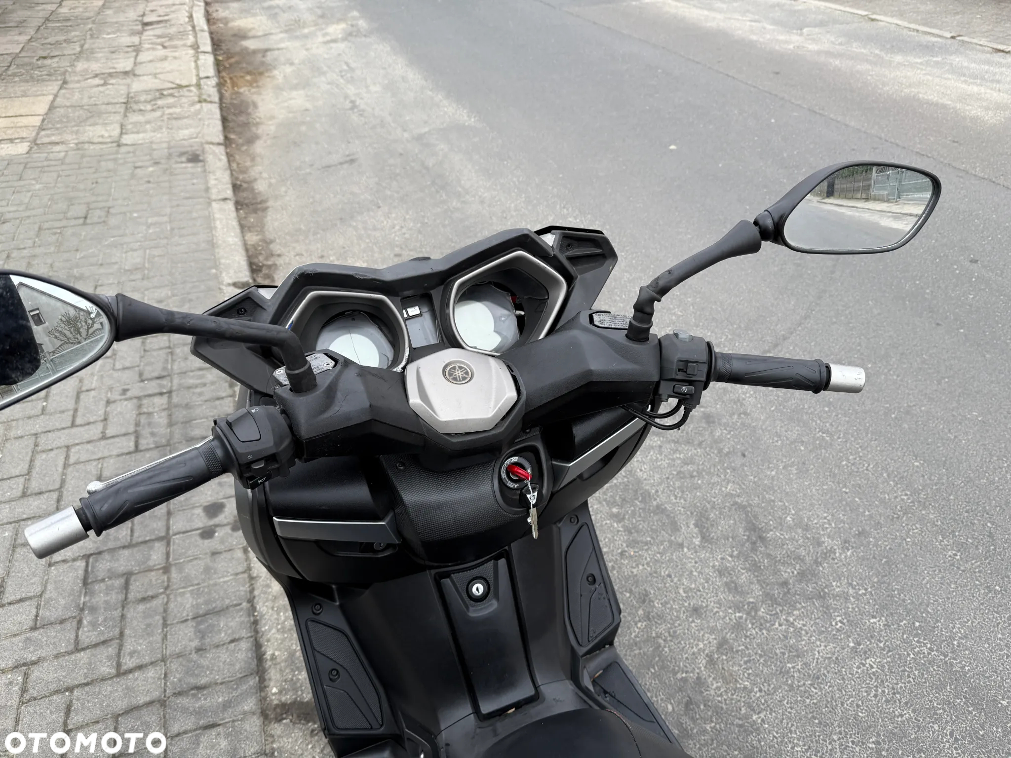 Yamaha X-max - 9