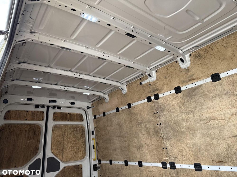 Volkswagen Crafter 35 TDI - 26