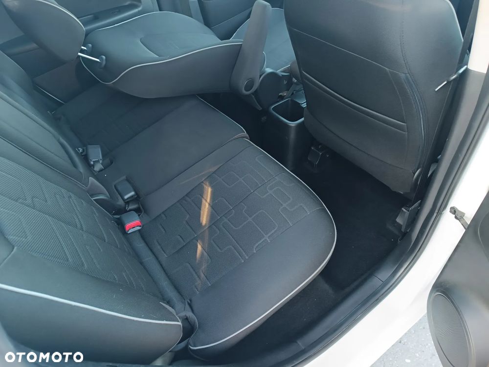 Kia Venga 1.4 Business Line - 24