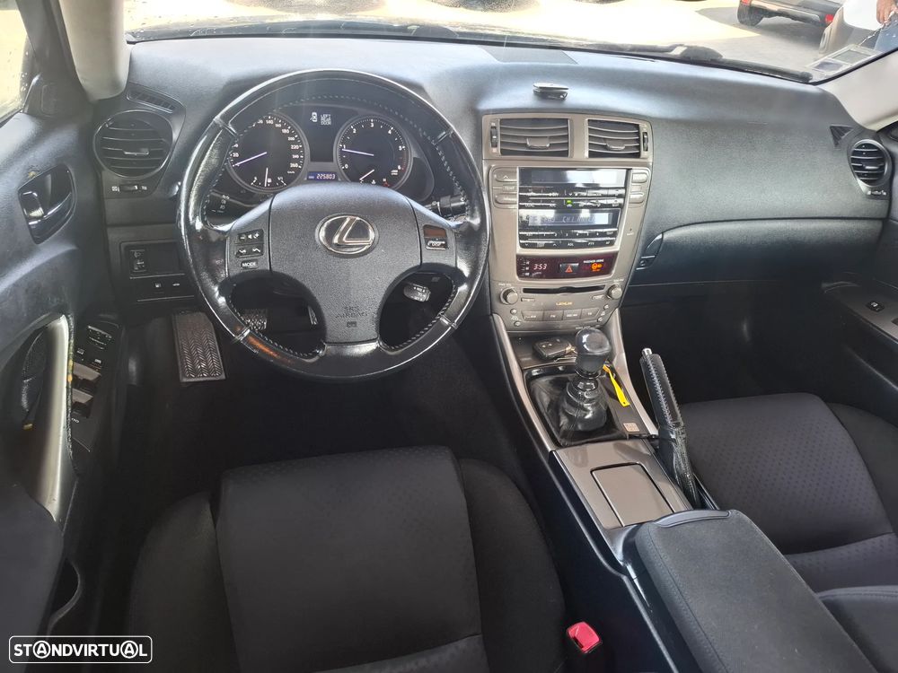 Lexus IS 220 d Base 11 - 10