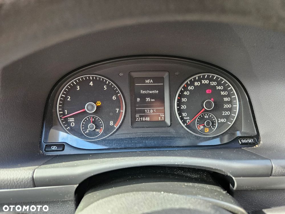 Volkswagen Touran - 17
