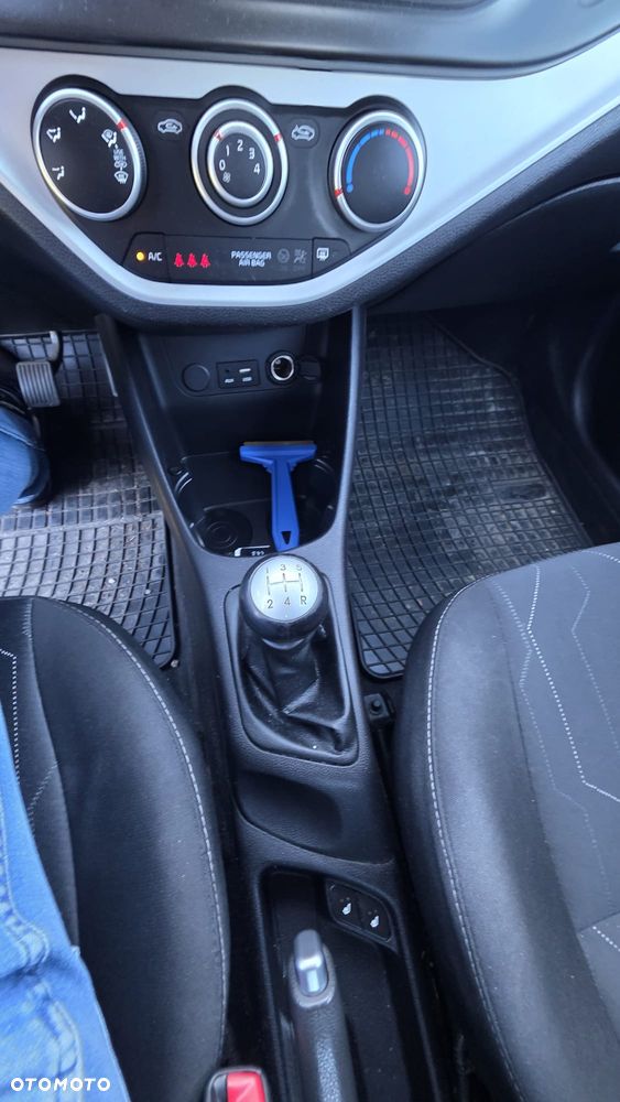 Kia Picanto 1.0 L - 23