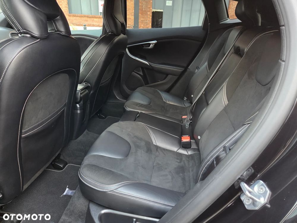 Volvo V40 D3 Drive-E R-Design Momentum - 21