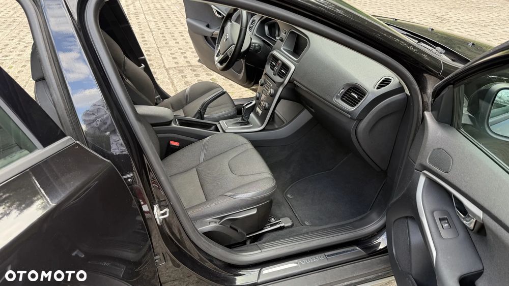 Volvo V40 Cross Country D3 Drive-E Momentum - 11