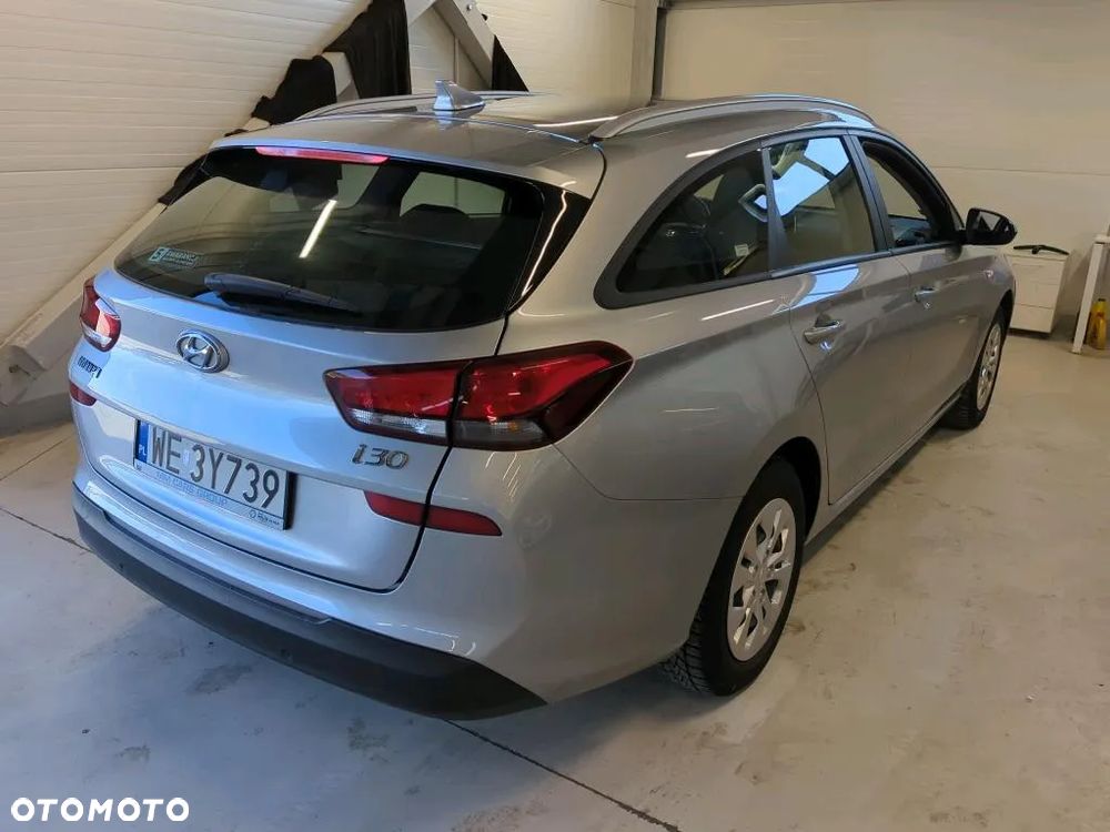 Hyundai i30 1.6 D Classic + - 4