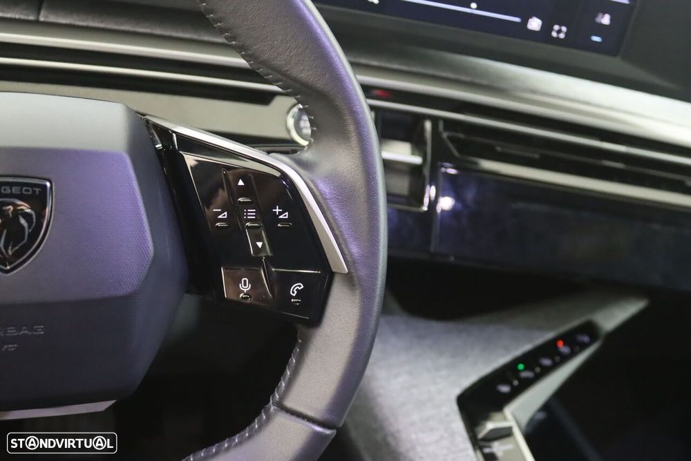 Peugeot 5008 Hybrid 145 e-DSC6 Allure - 17