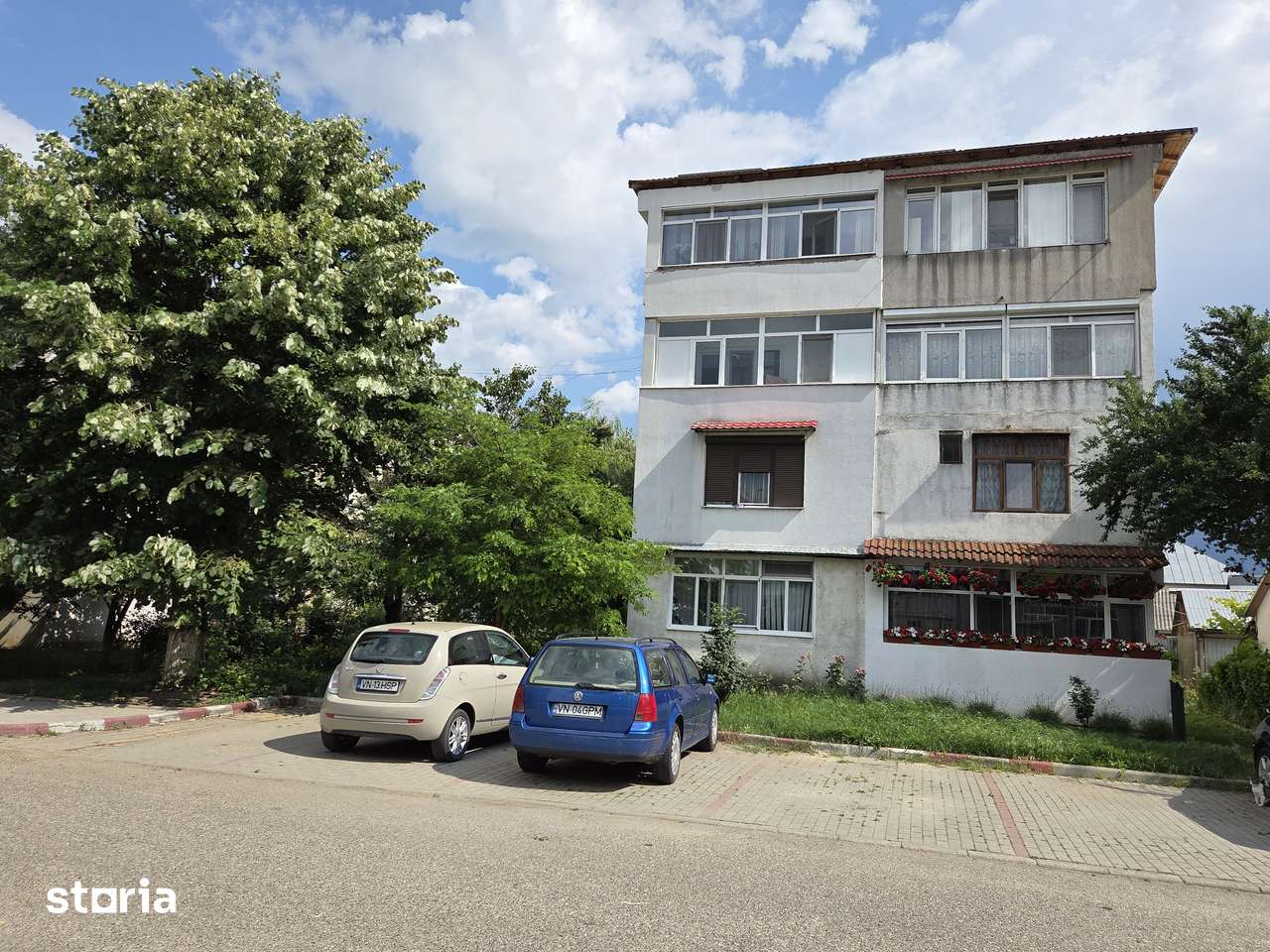 Apartament 2 camere etaj 2 zona Casa de Cultura Adjud — fotografia 1