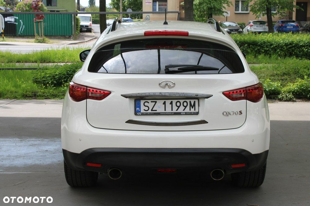 Infiniti QX70 - 17