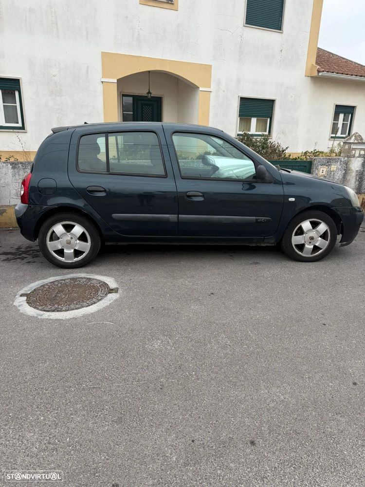 Renault Clio - 1