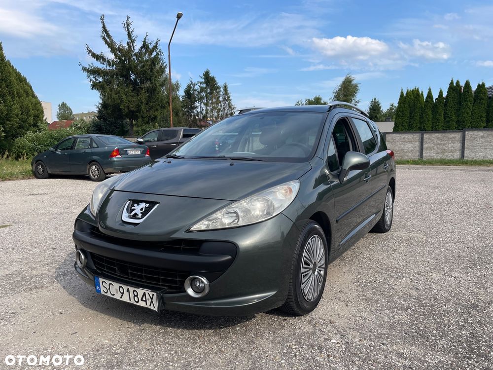 Peugeot 207 - 1