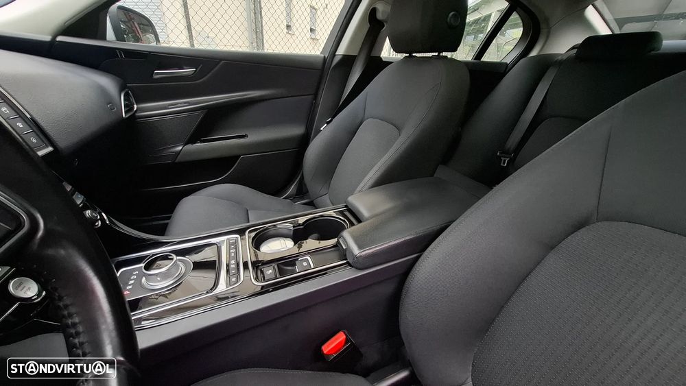 Jaguar XE 20d Aut. R-Sport - 23