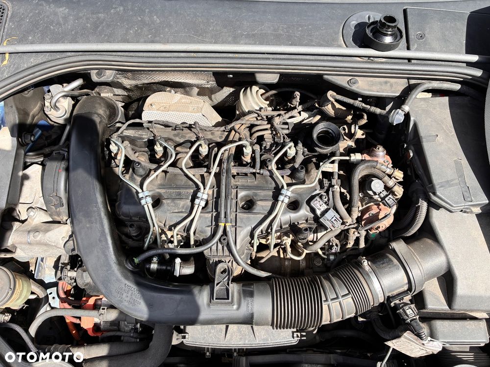 Volvo V60 D6 AWD Plug-in Hybrid Summum - 6