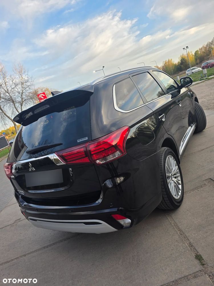 Mitsubishi Outlander 2.4 4WD Diamant+ - 7