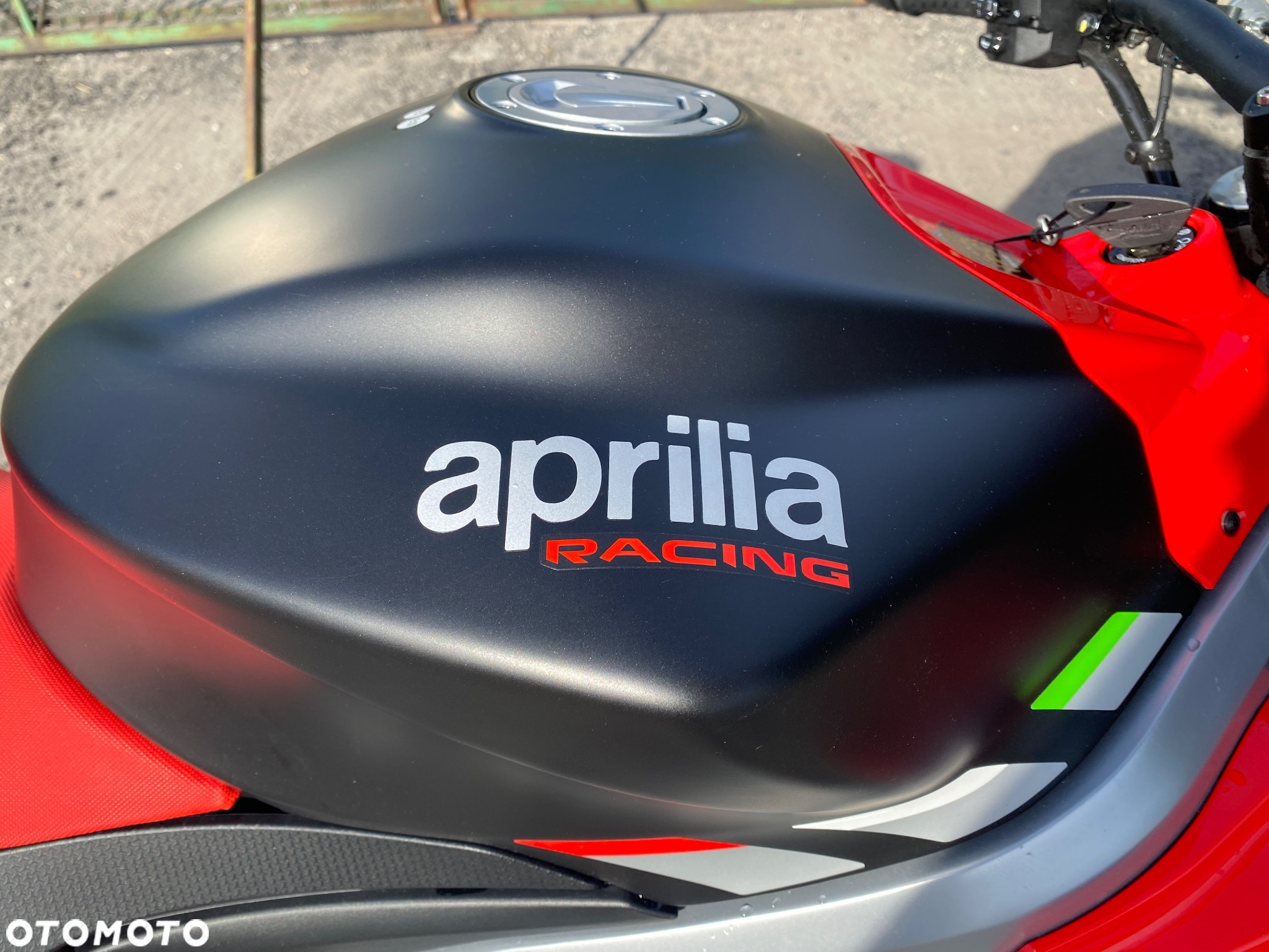 Aprilia Tuono - 15