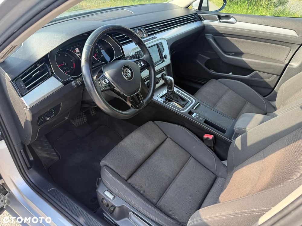 Volkswagen Passat - 15