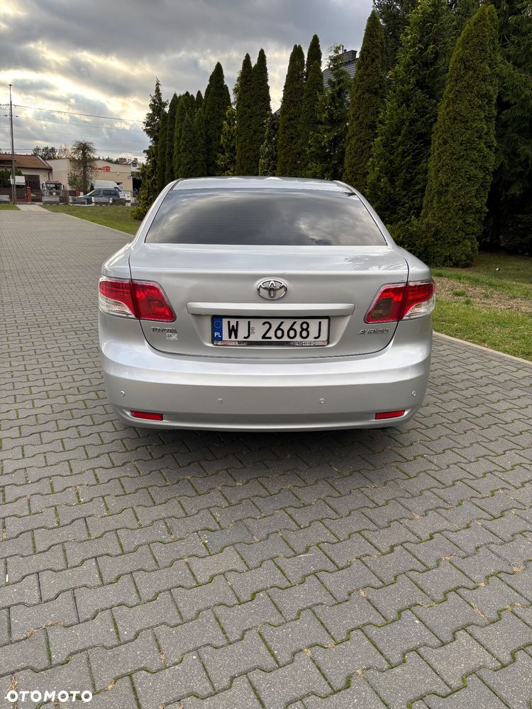 Toyota Avensis 1.8 Luna - 6