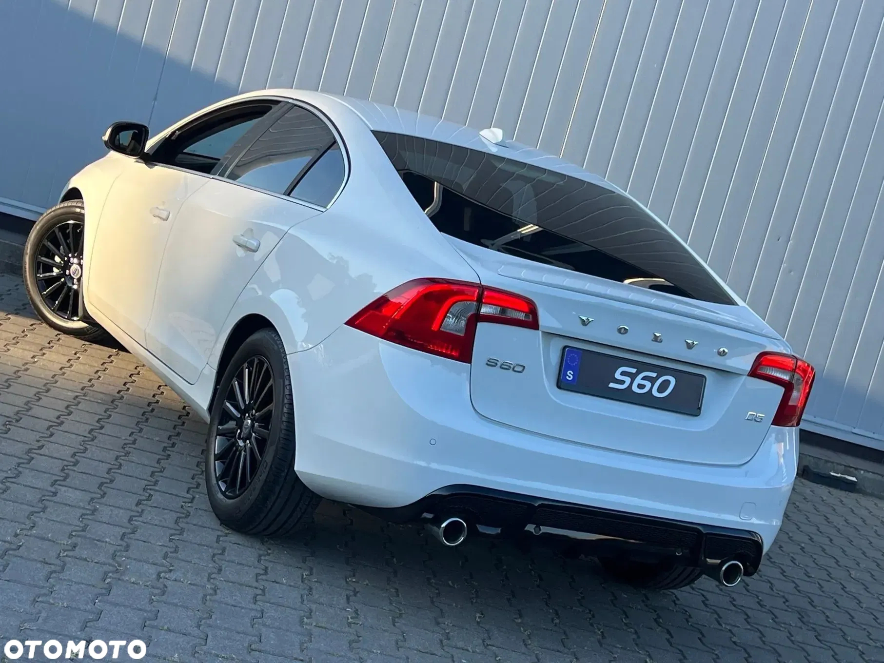 Volvo S60 D5 R-Design Summum - 6