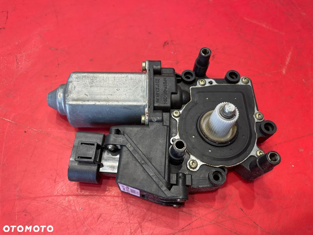 SILNICZEK PODNOSZENIA SZYBY PRAWY PRZÓD A4 B5 - 2