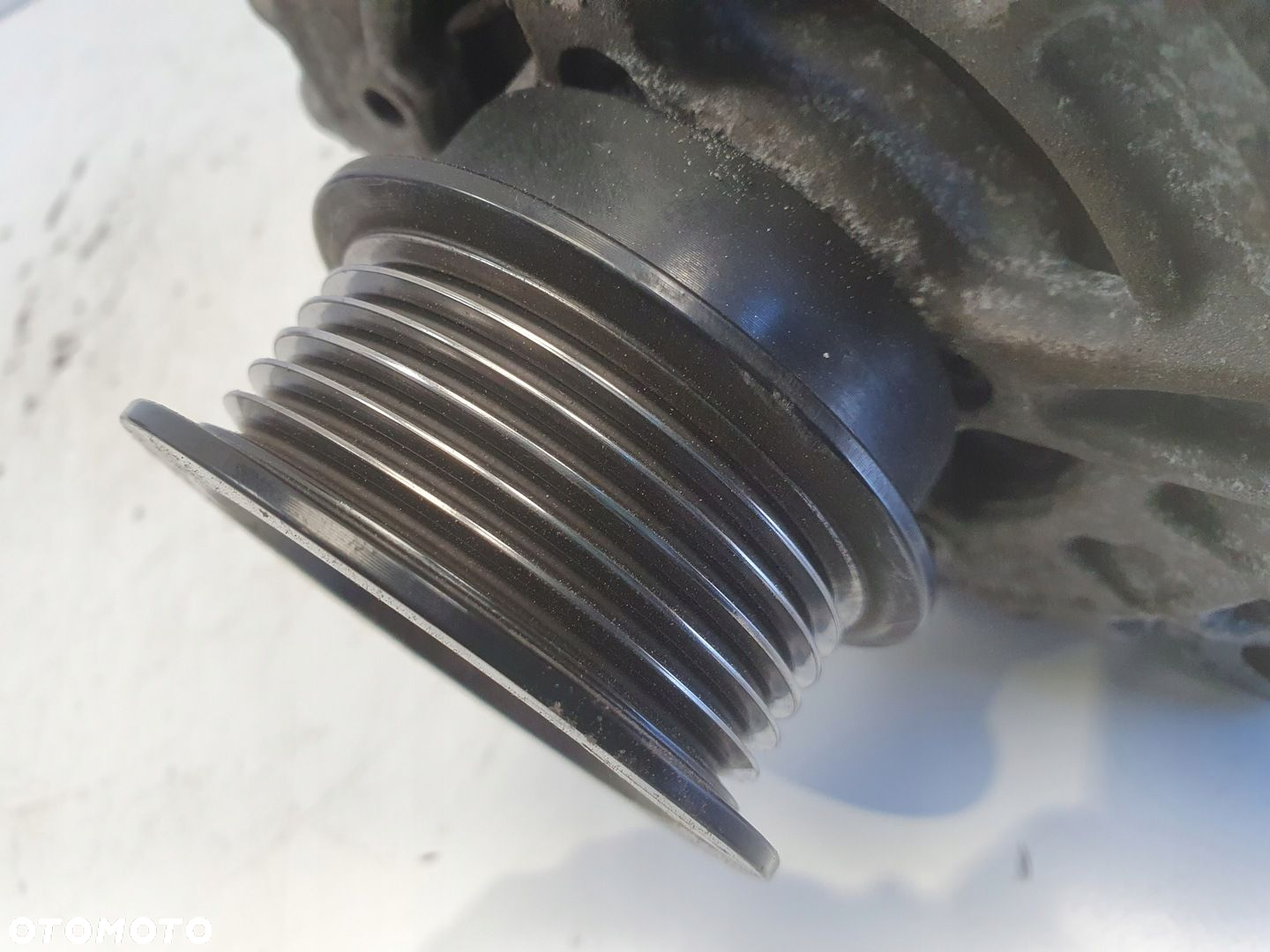 Volvo V40 II 2.0 D3 ALTERNATOR bosch 30659580 - 8