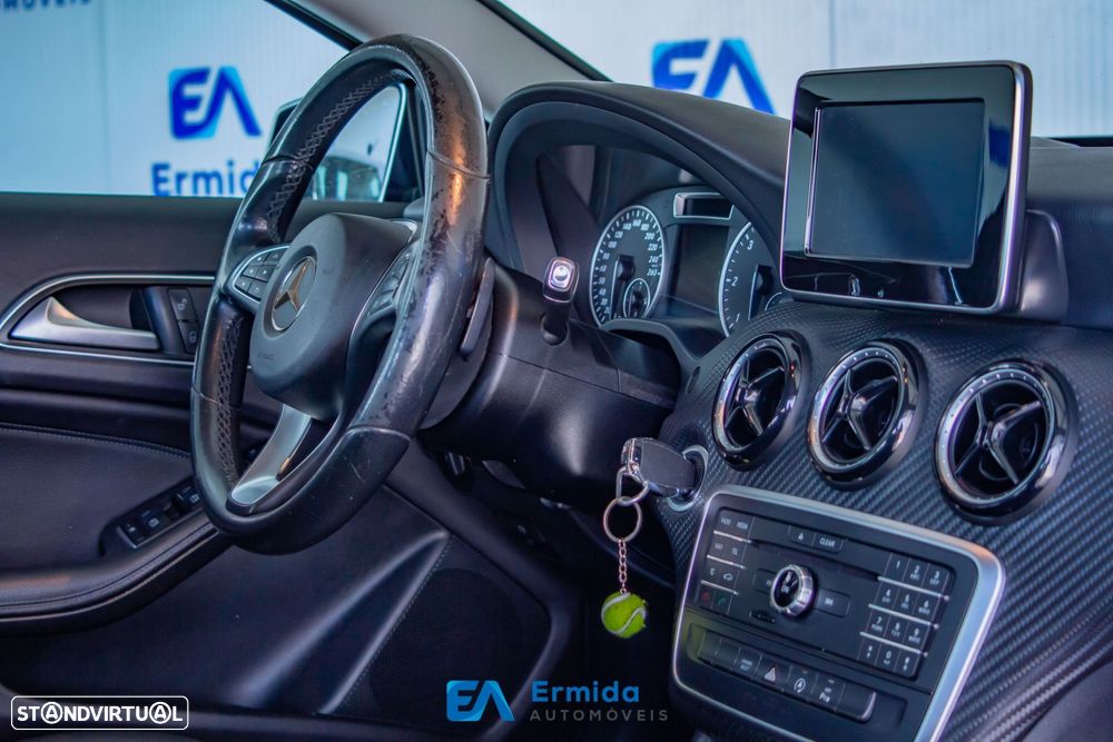 Mercedes-Benz GLA 180 d Aut. - 29