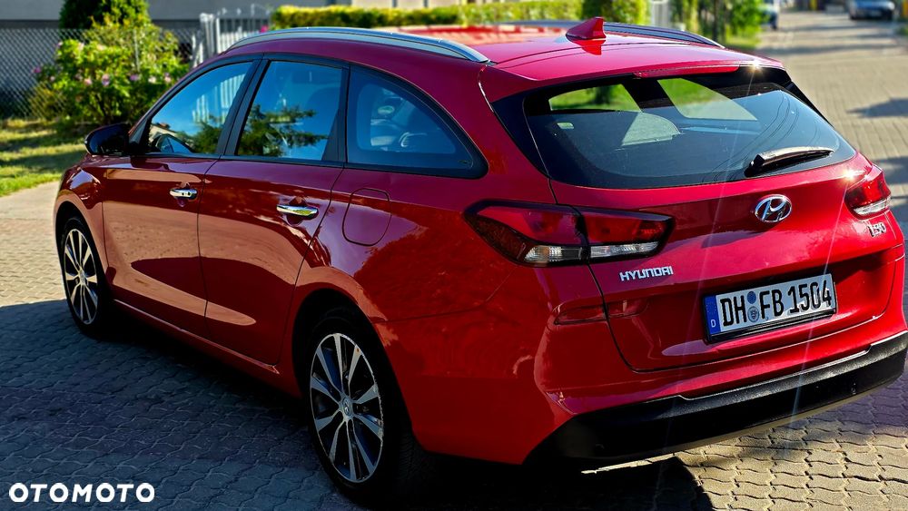 Hyundai i30 blue 1.6 CRDi Passion - 12