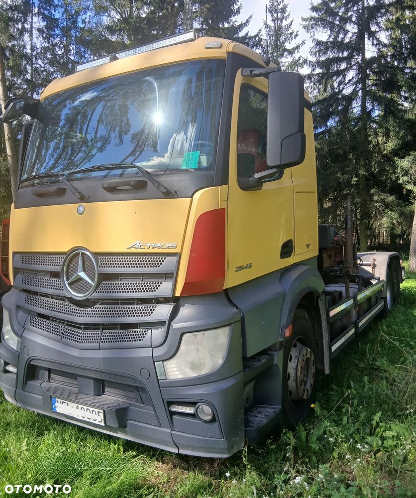 Mercedes-Benz Actros - 3