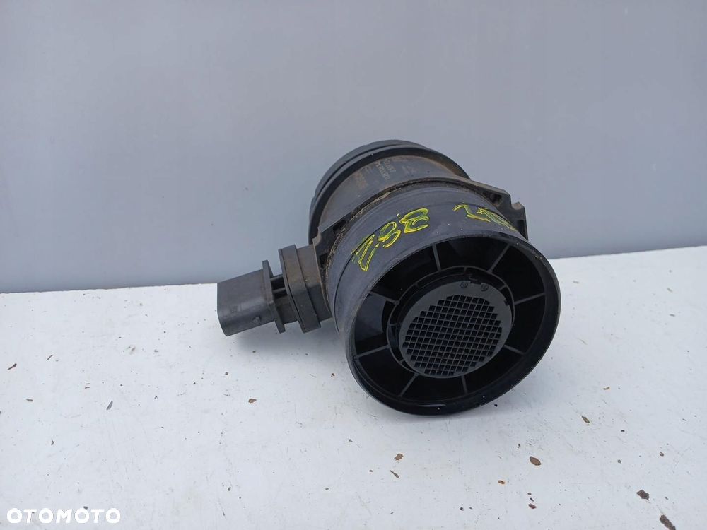 PRZEPŁYWOMIERZ POWIETRZA BMW 1 E81 E87 E88 2.0 D 0281006146 - 2