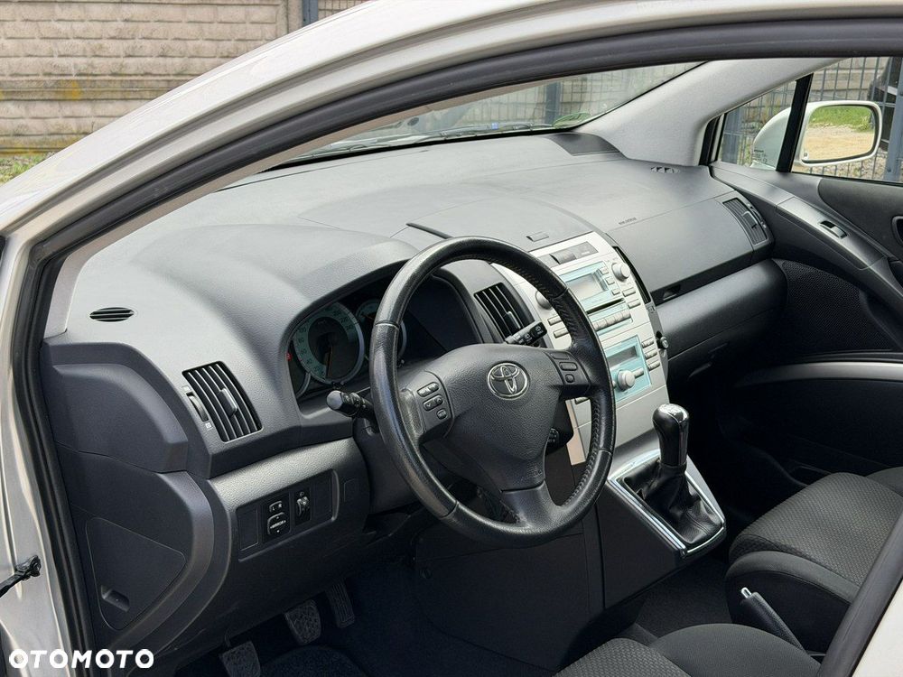Toyota Corolla Verso - 13