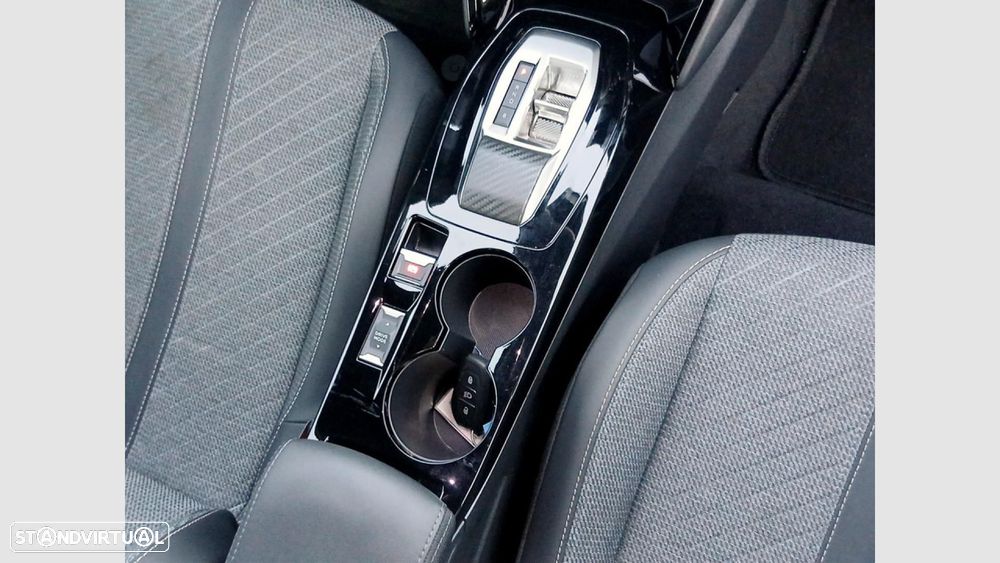 Peugeot e-2008 54 kWh Allure - 23