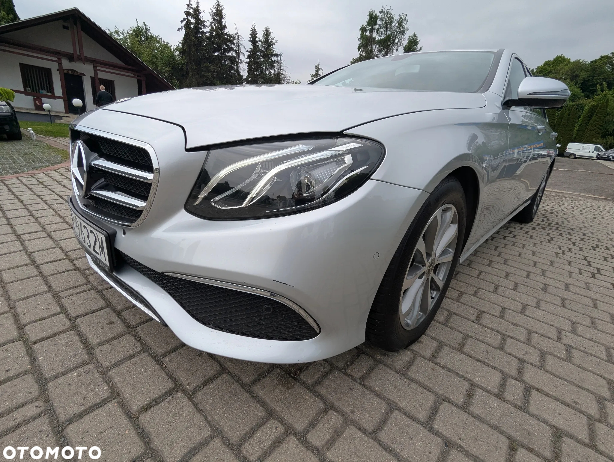Mercedes-Benz Klasa E 220 d AMG/Avantgarde - 2
