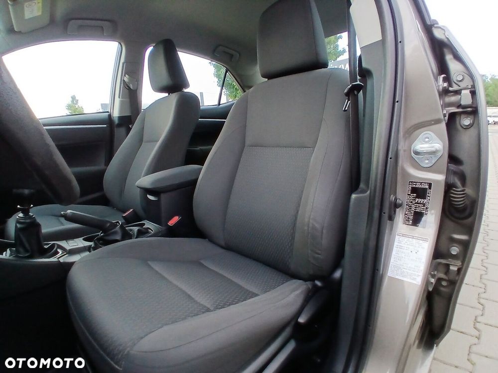 Toyota Corolla - 10