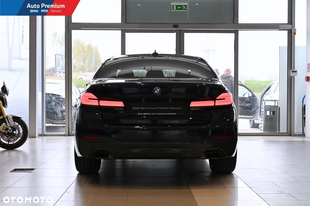 BMW Seria 5 540i xDrive - 17